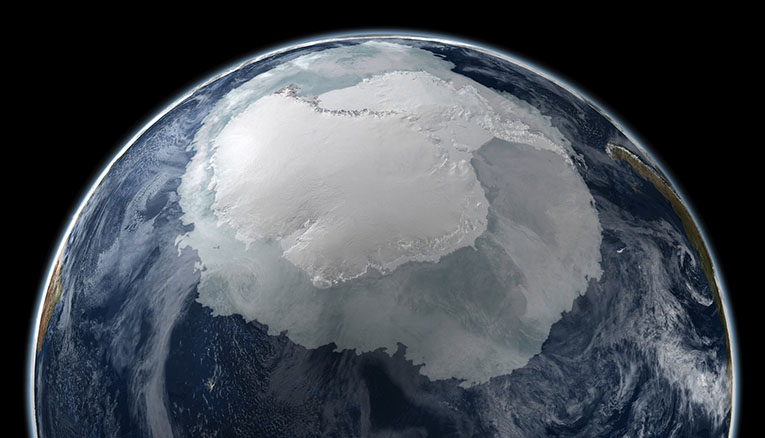 Антарктида на глобусе