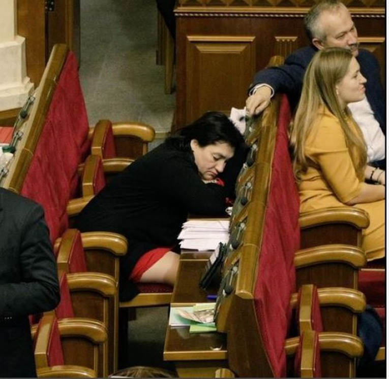 Уснул на работе фото 7