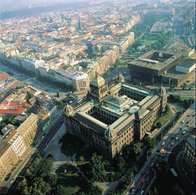 Музей истории в Праге. Вид сверху