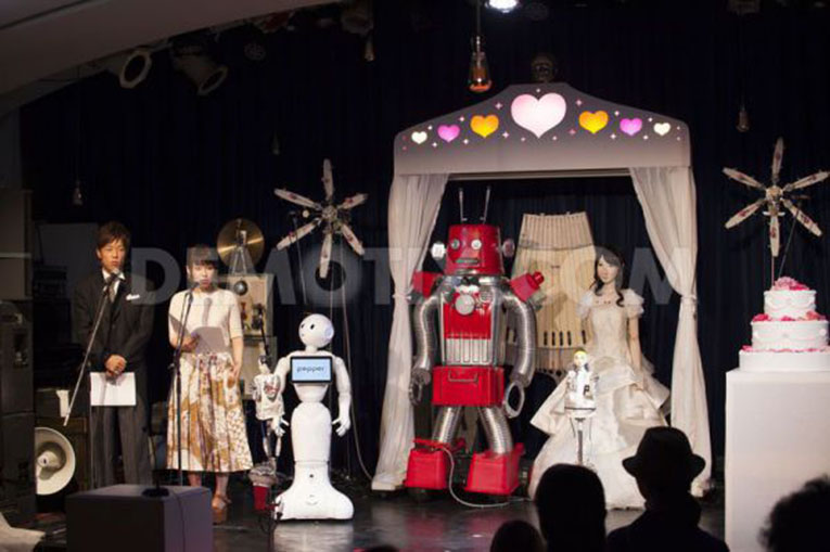 Свадьба роботов в Японии фото 2