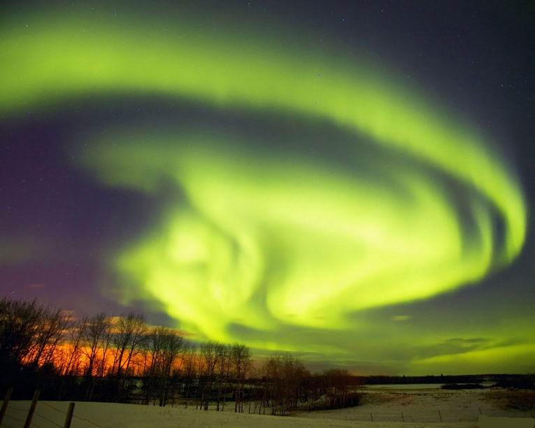 Спиральное Cеверное сияние фото 6